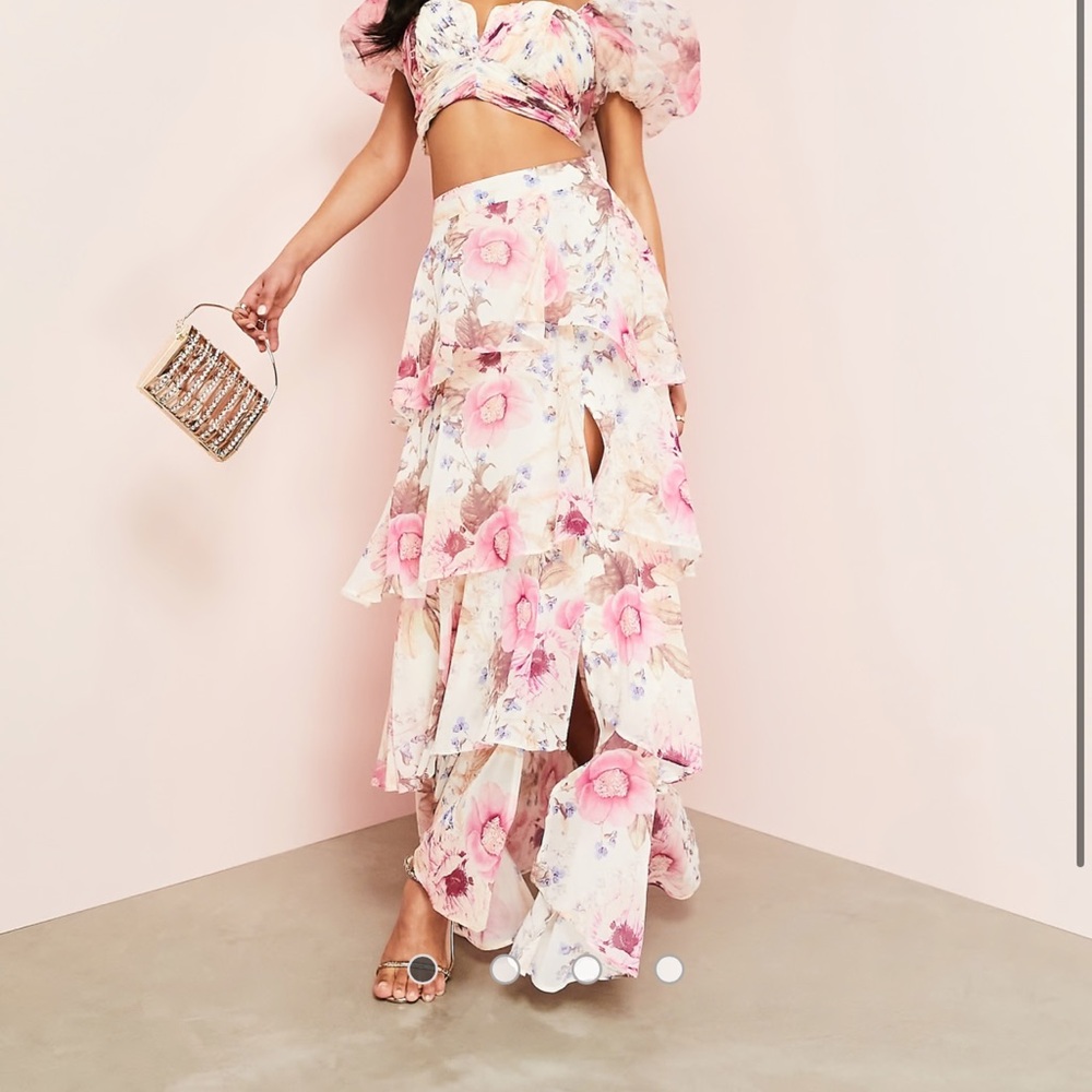 ASOS LUXE ruched wrap tiered maxi skirt in floral print - Picture 4 of 11